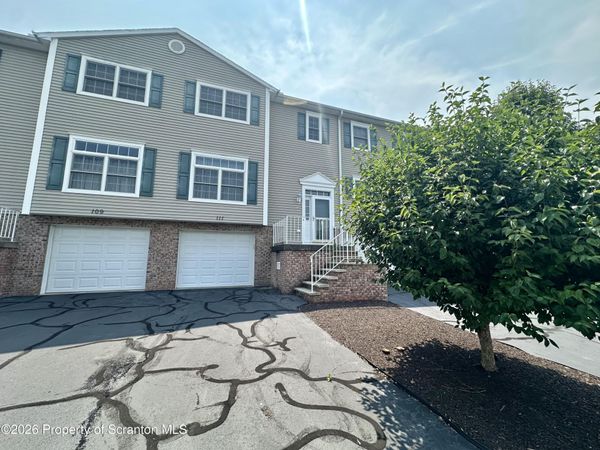 111 Parkland Drive, Unit BLDG 27, Clarks Summit, PA 18411