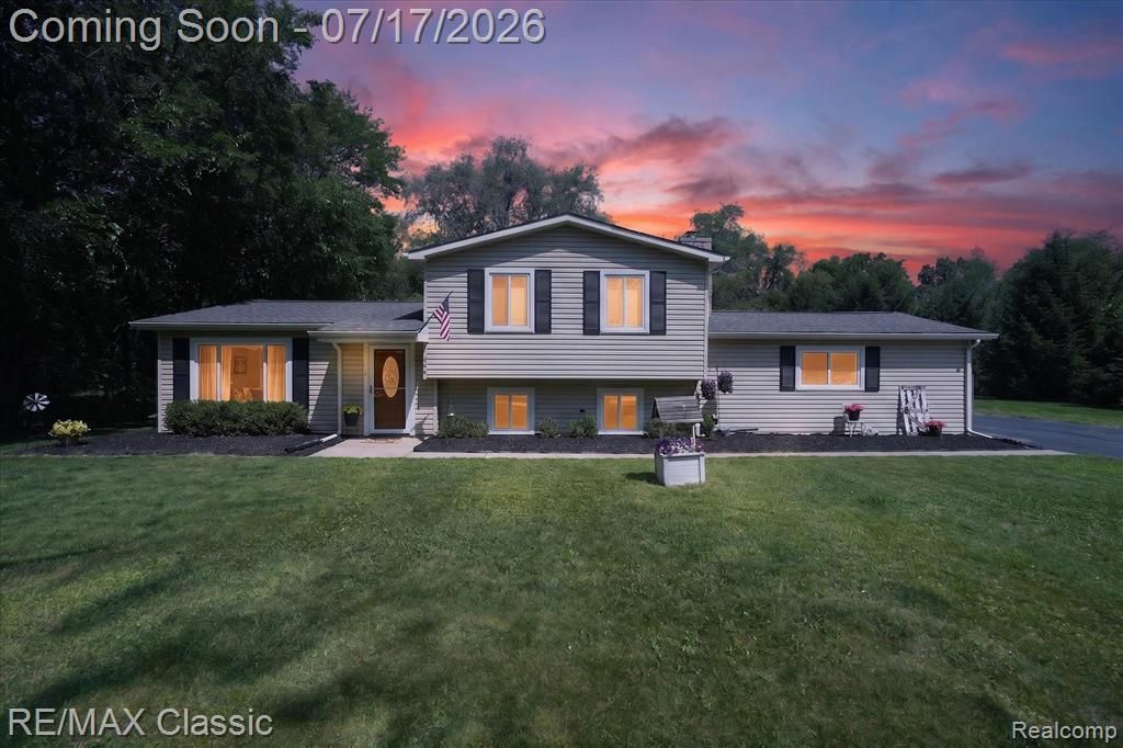 268 Peninsula Lake Drive, Highland Township, MI 48357 Main Photo