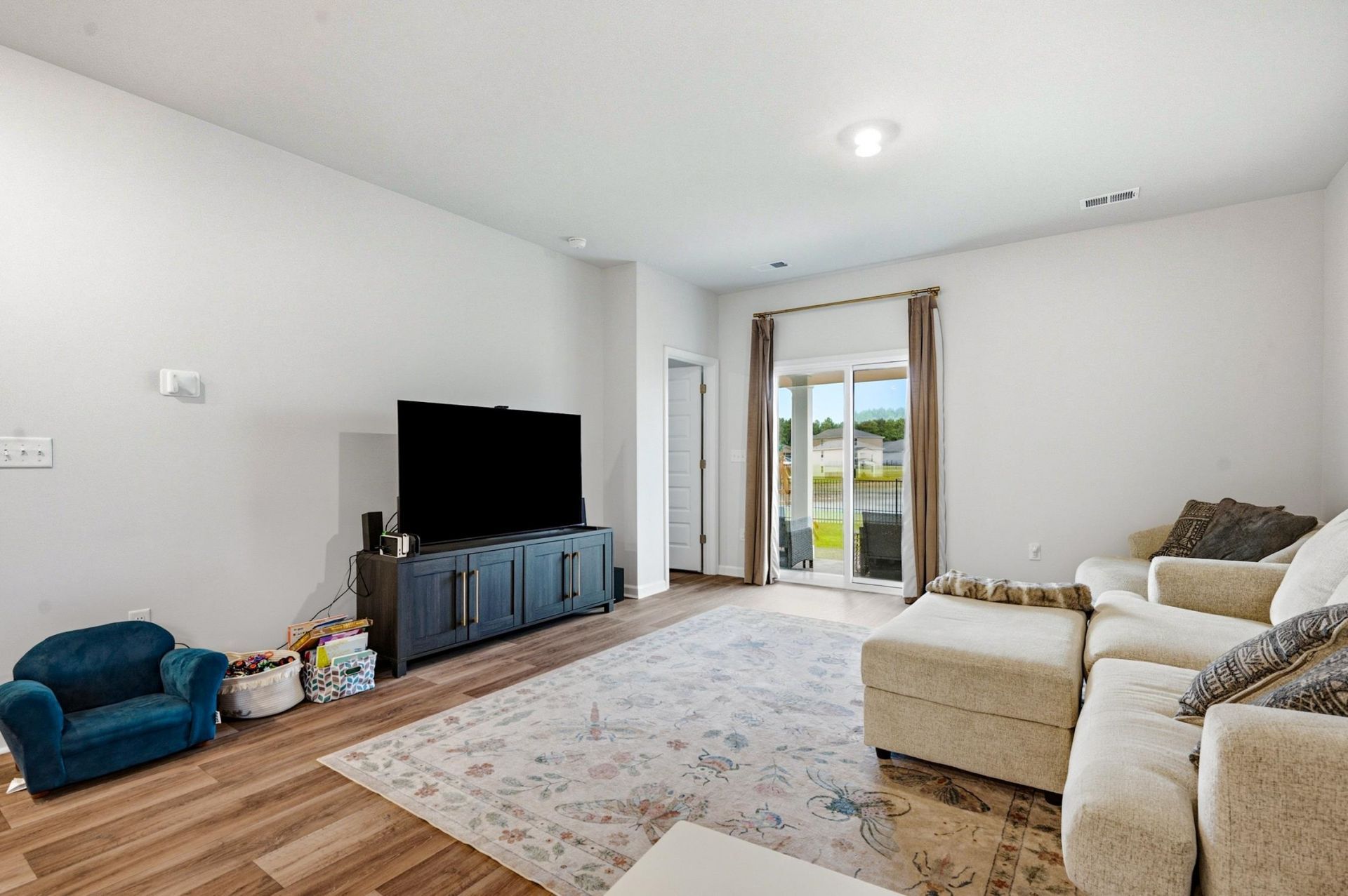 780 Wapama St.  Photo 14