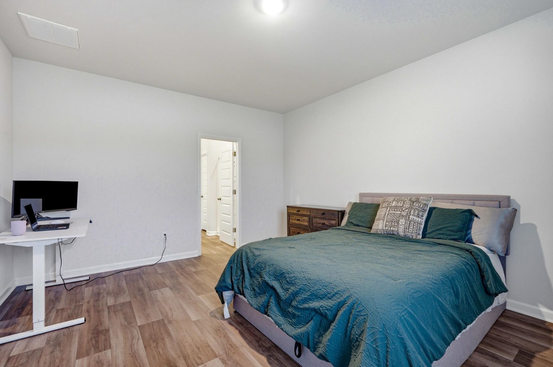 780 Wapama St.  Photo 17