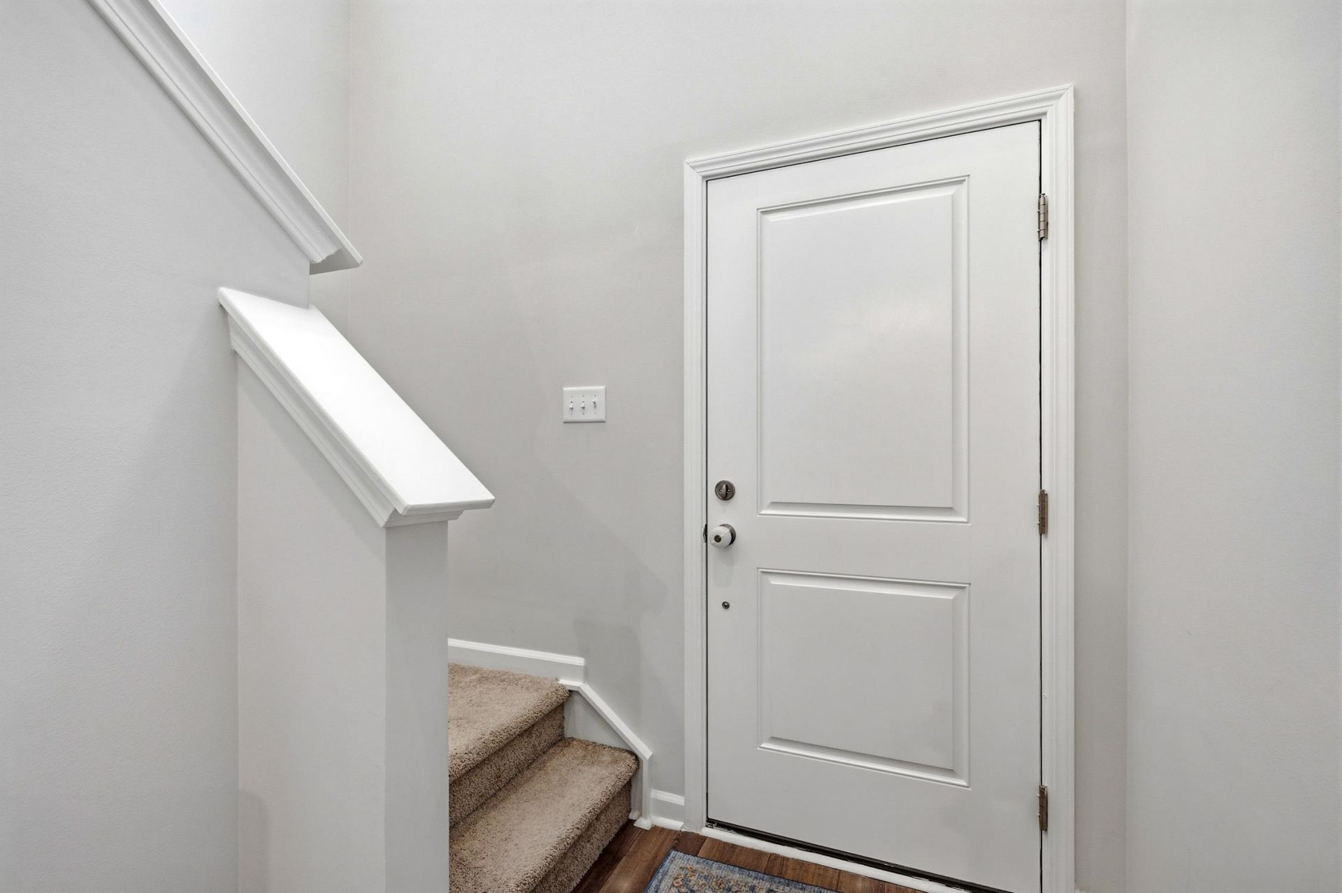 780 Wapama St.  Photo 4