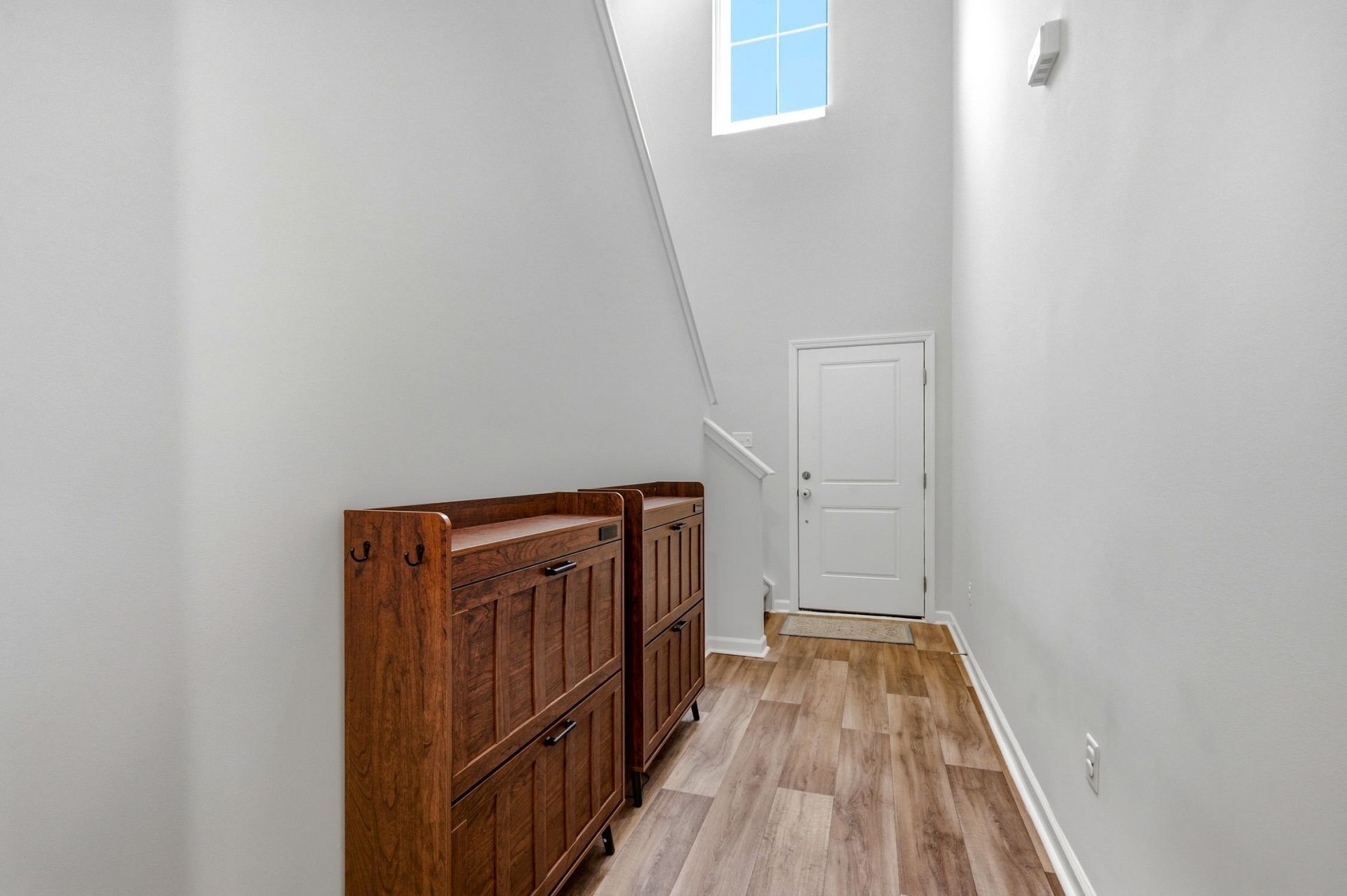 780 Wapama St.  Photo 5