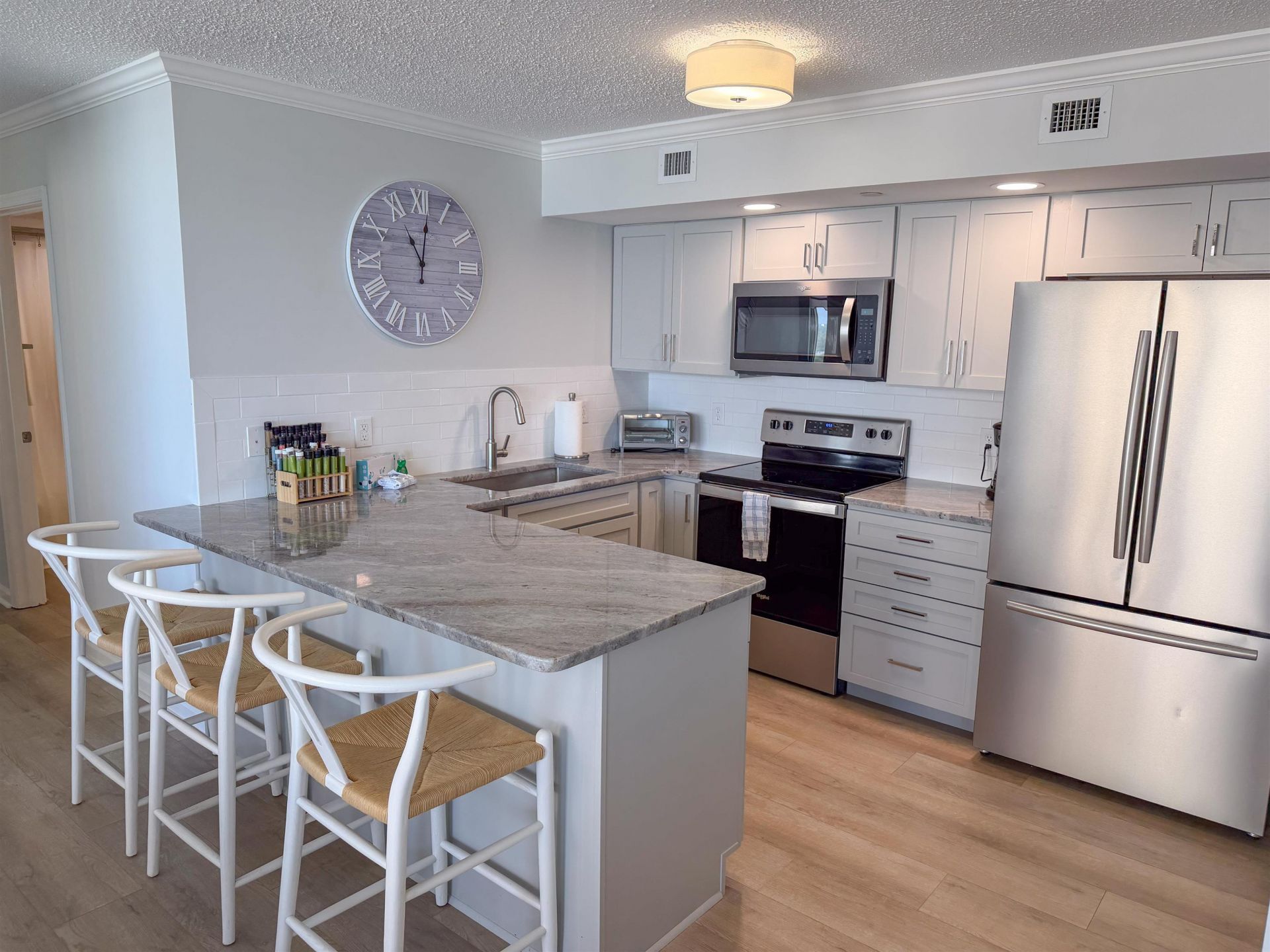 8560 Queensway Blvd. Photo 12