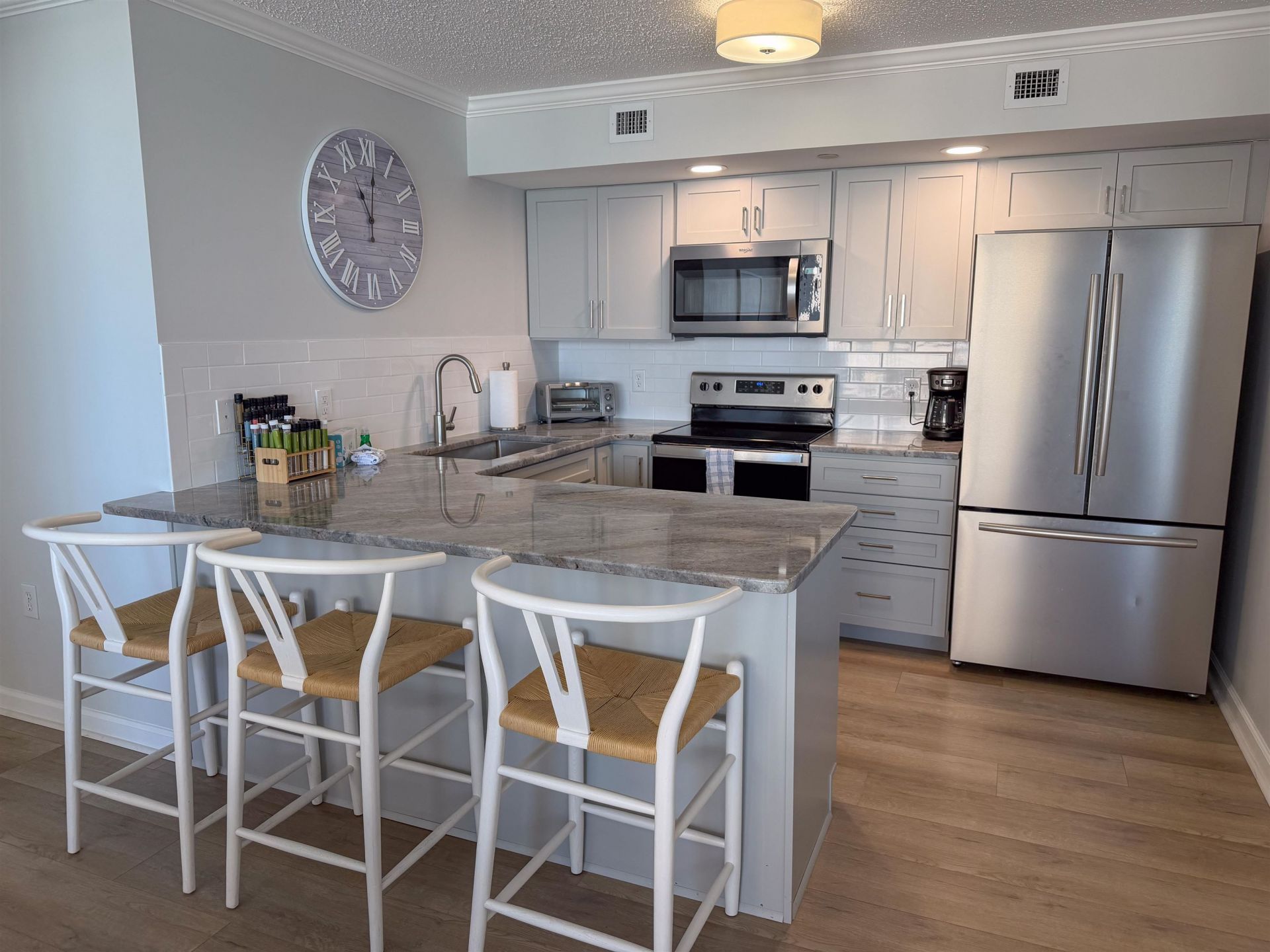 8560 Queensway Blvd. Photo 13