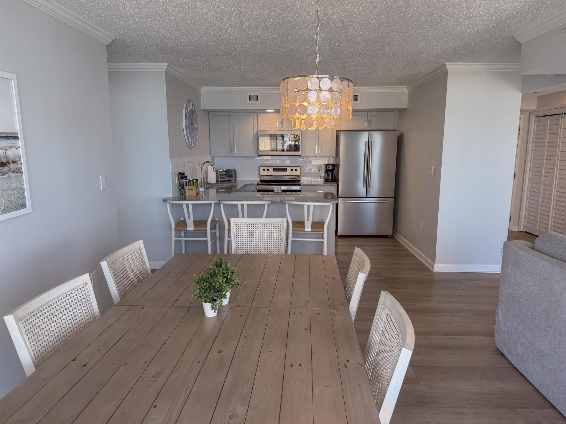 8560 Queensway Blvd. Photo 15