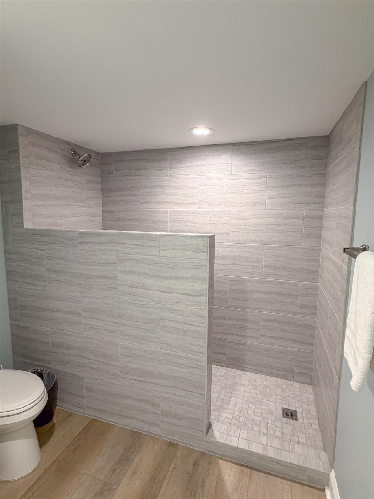 8560 Queensway Blvd. Photo 20