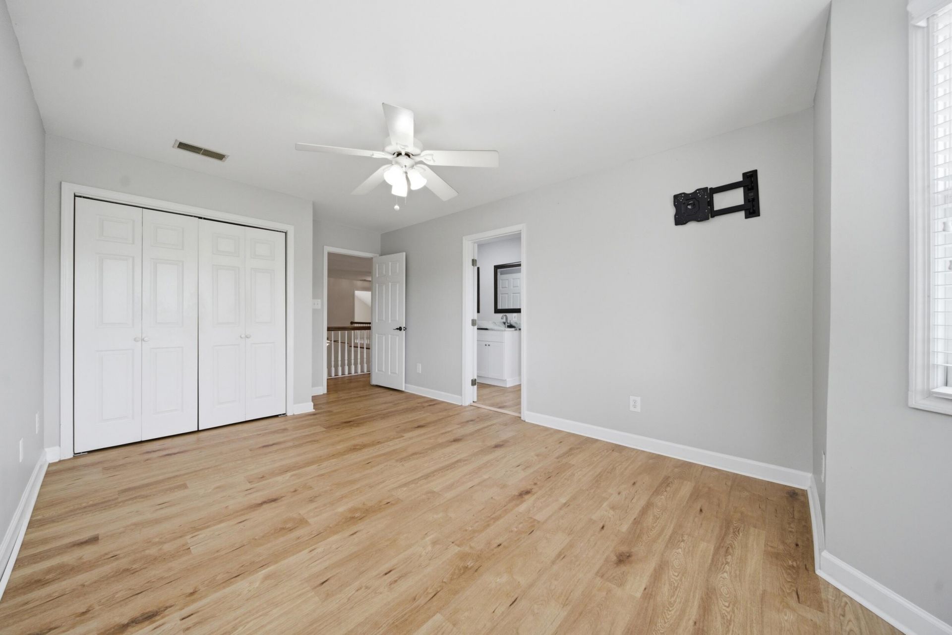 201 Bramblewood Circle Photo 32