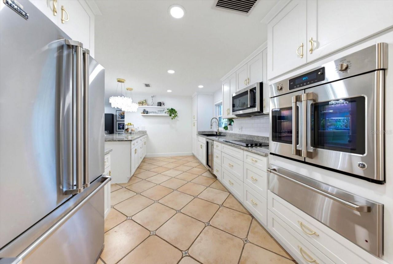 407 Harbor View Lane, Largo, FL 33770 Photo