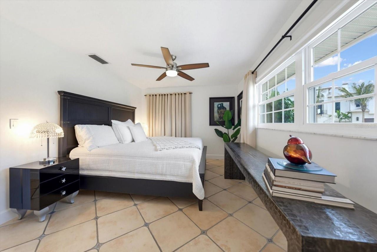 407 Harbor View Lane, Largo, FL 33770 Photo