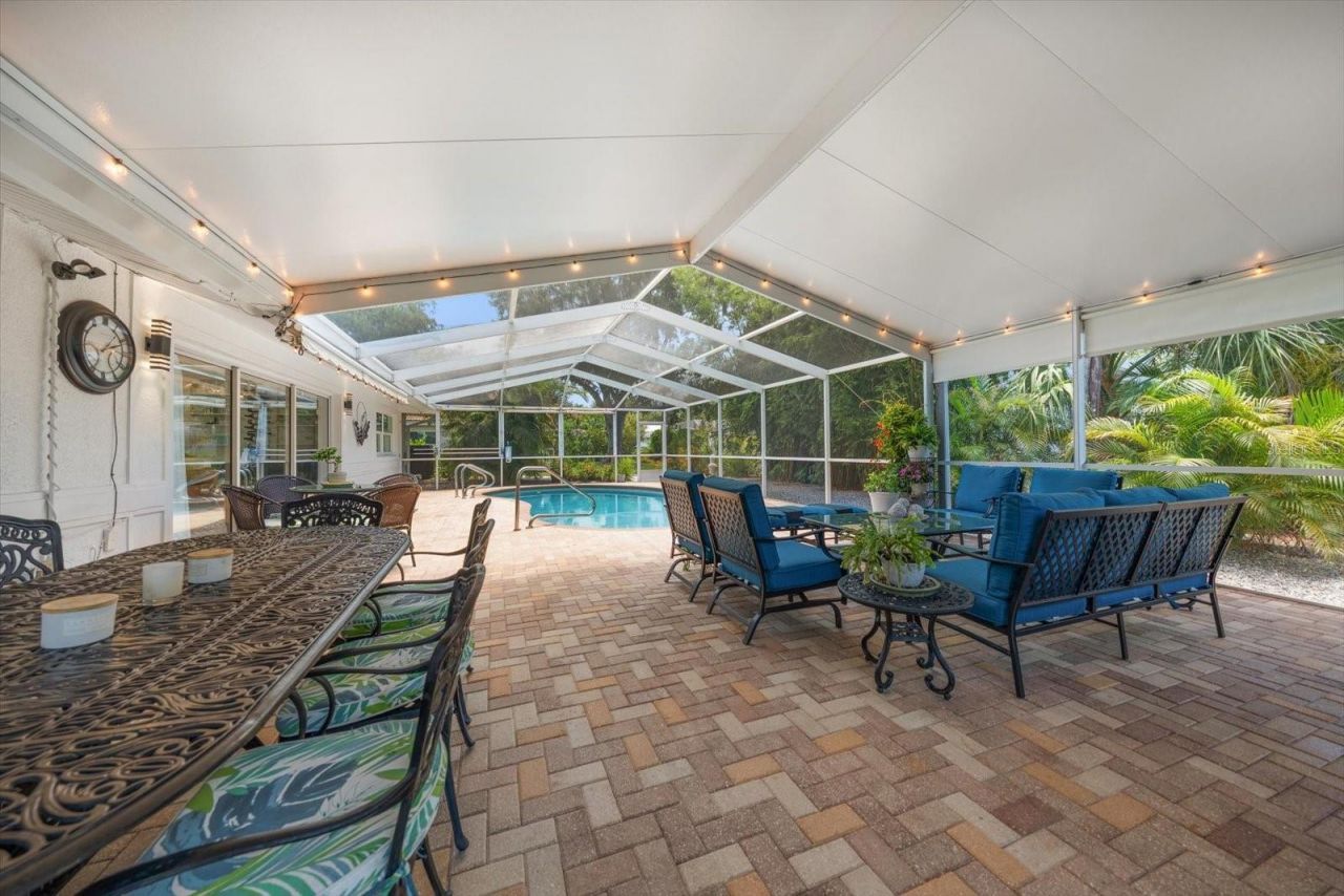 407 Harbor View Lane, Largo, FL 33770 Photo
