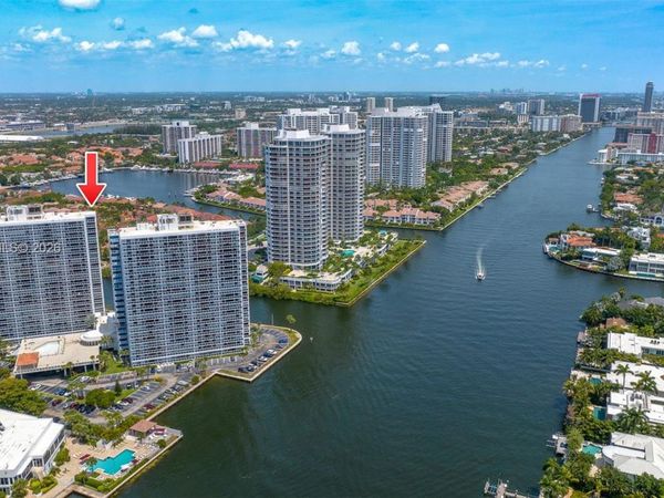 20505 E Country Club Dr , Unit PH-38, Aventura, FL 33180