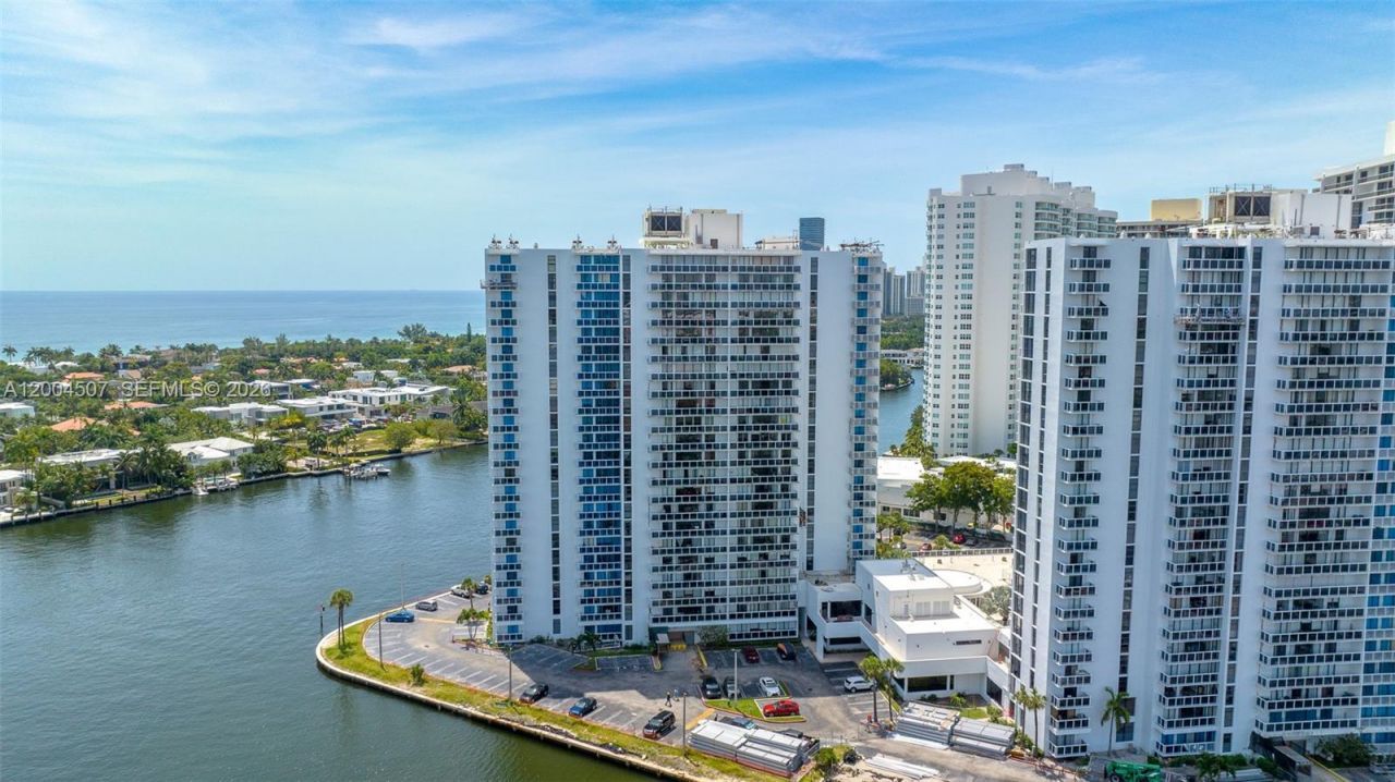20505 E Country Club Dr , Unit PH-38, Aventura, FL 33180 Photo