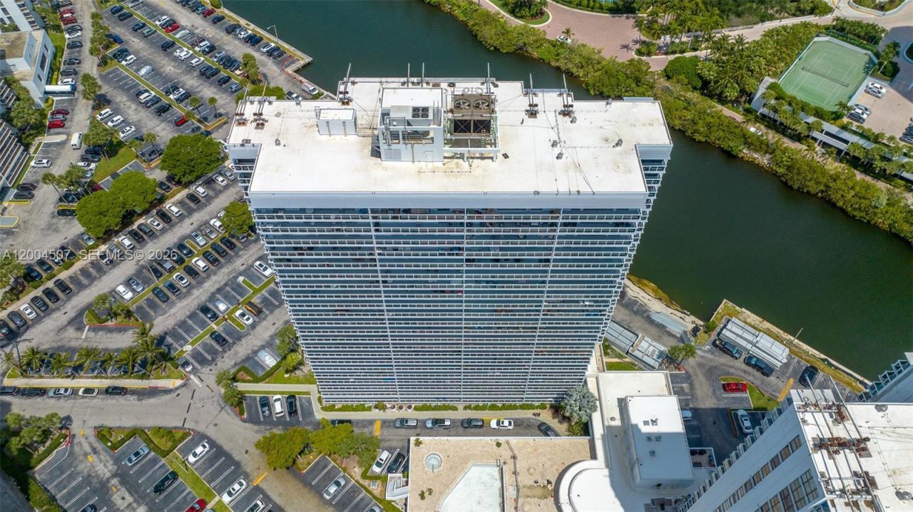 20505 E Country Club Dr , Unit PH-38, Aventura, FL 33180 Photo