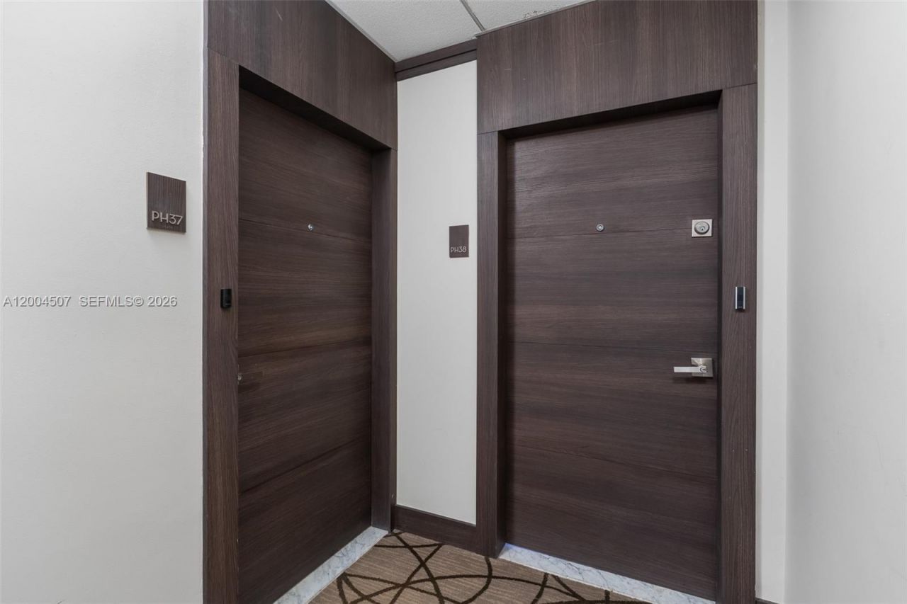 20505 E Country Club Dr , Unit PH-38, Aventura, FL 33180 Photo