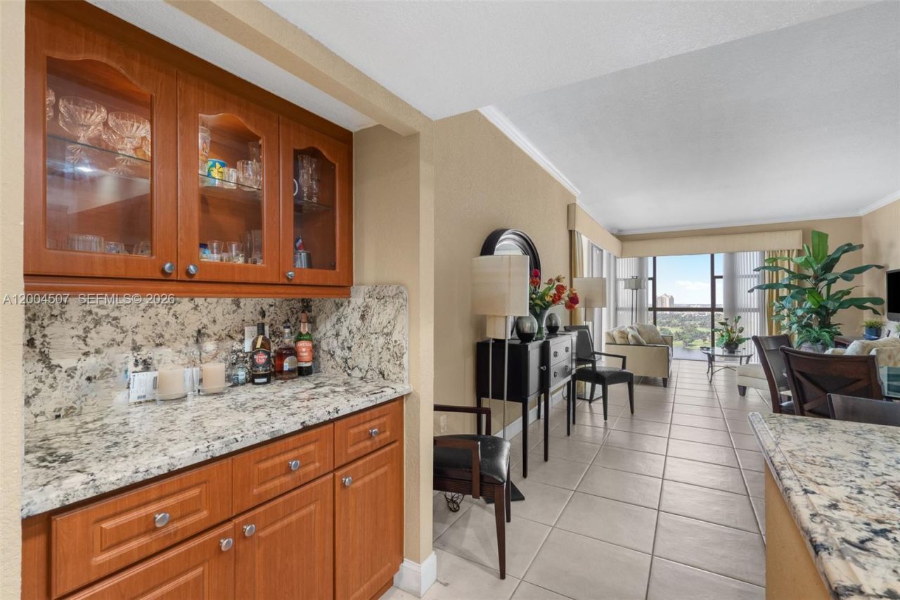 20505 E Country Club Dr , Unit PH-38, Aventura, FL 33180 Photo