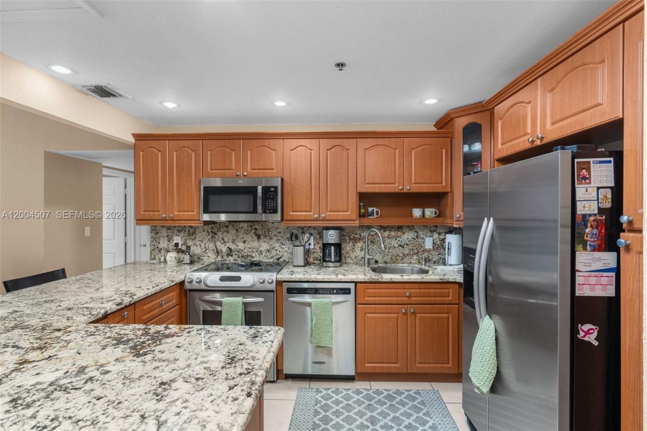 20505 E Country Club Dr , Unit PH-38, Aventura, FL 33180 Photo