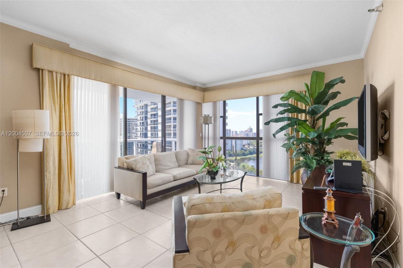 20505 E Country Club Dr , Unit PH-38, Aventura, FL 33180 Photo