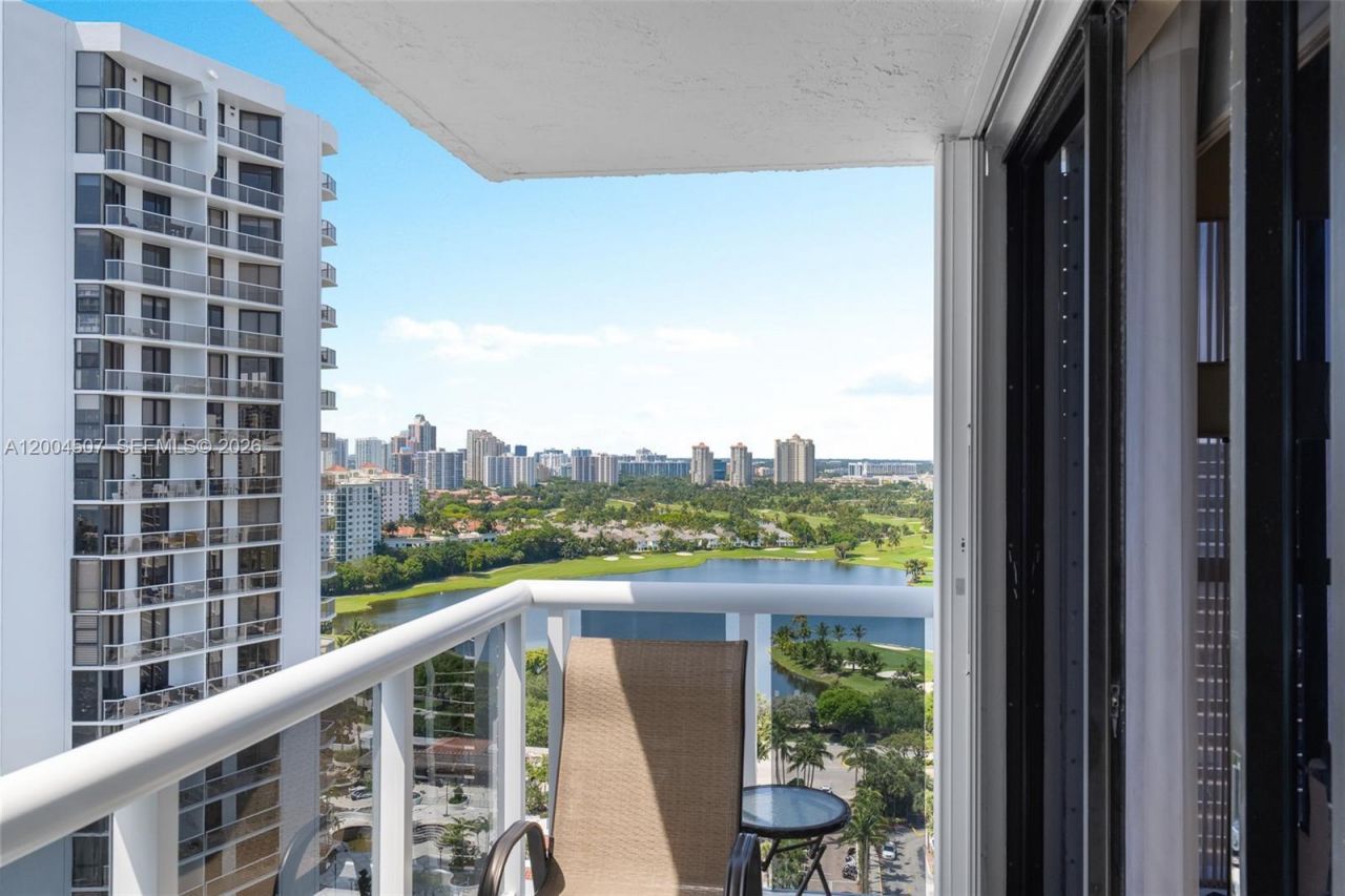 20505 E Country Club Dr , Unit PH-38, Aventura, FL 33180 Photo