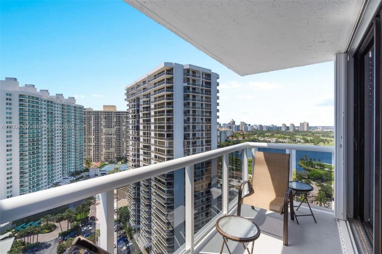 20505 E Country Club Dr , Unit PH-38, Aventura, FL 33180 Photo