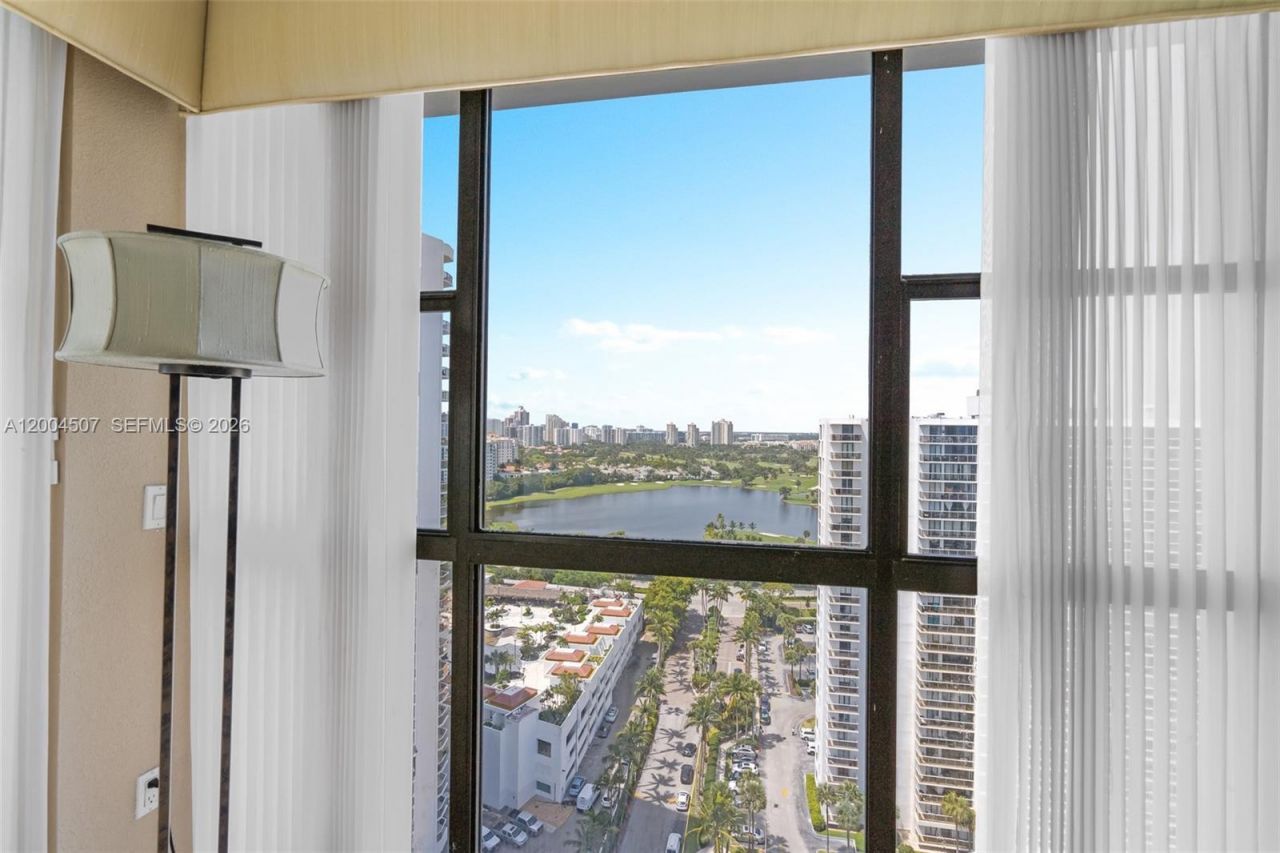 20505 E Country Club Dr , Unit PH-38, Aventura, FL 33180 Photo