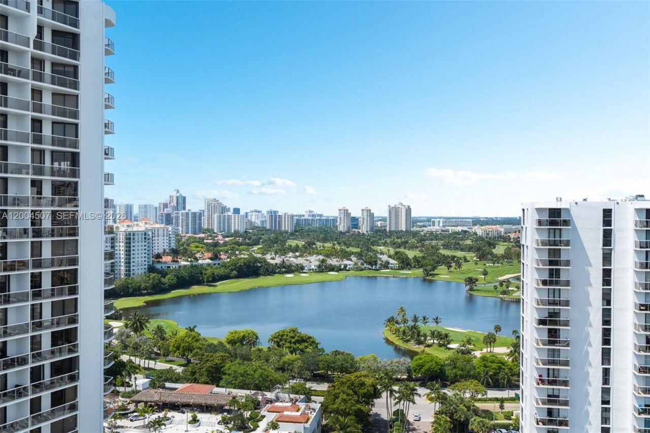 20505 E Country Club Dr , Unit PH-38, Aventura, FL 33180 Photo