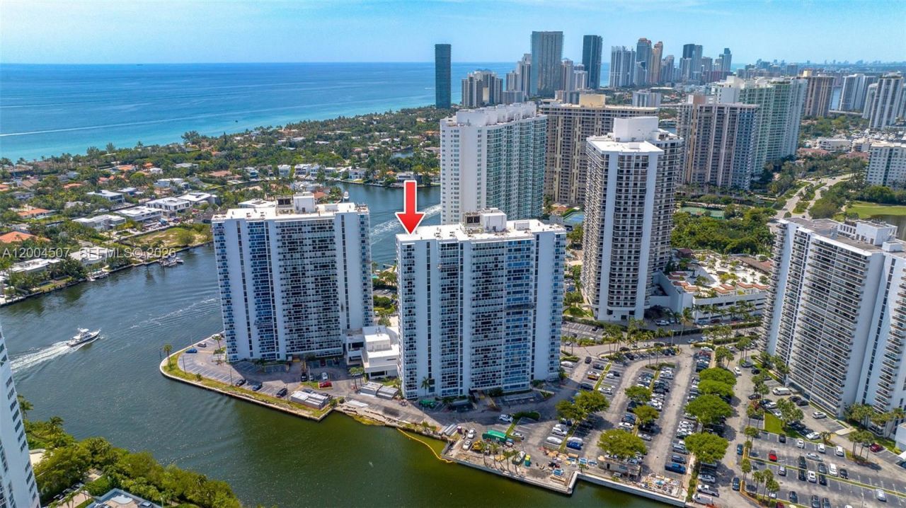20505 E Country Club Dr , Unit PH-38, Aventura, FL 33180 Photo