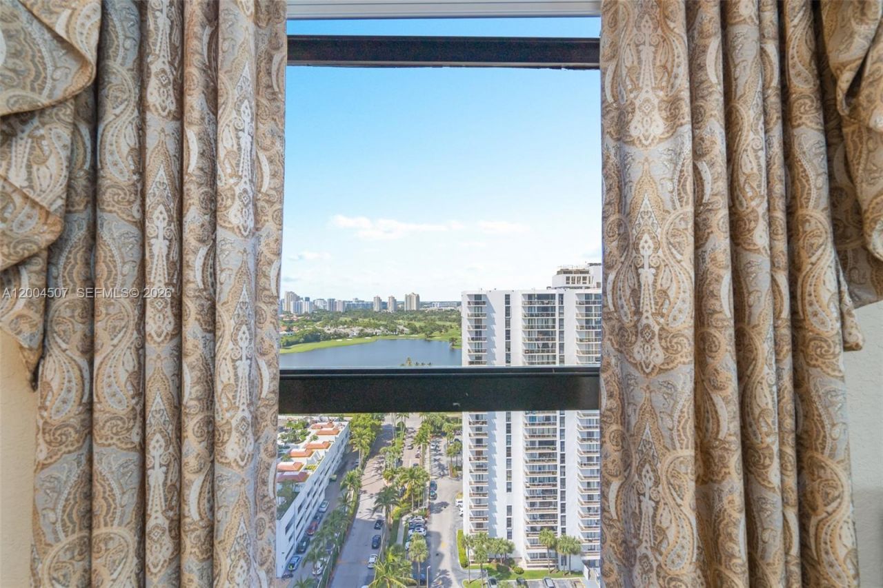 20505 E Country Club Dr , Unit PH-38, Aventura, FL 33180 Photo