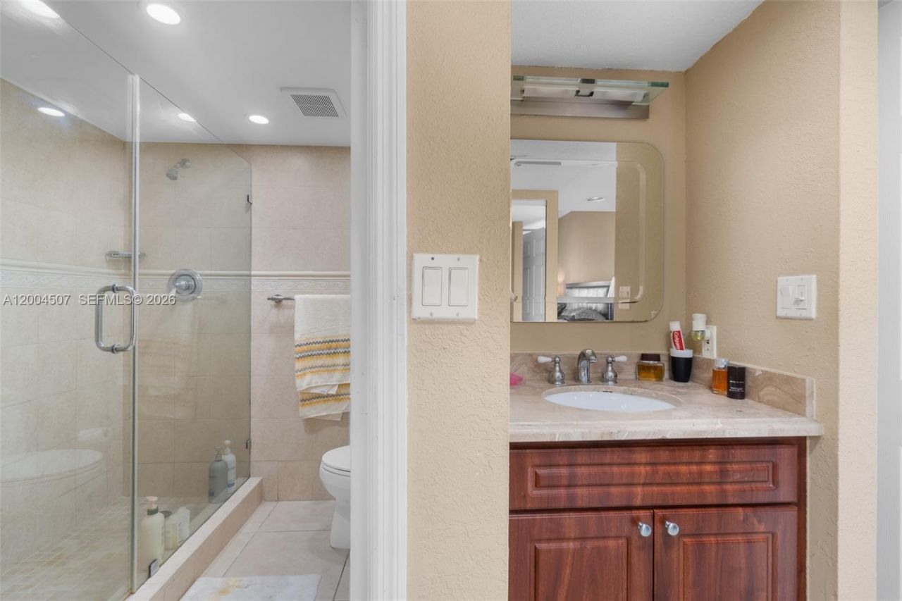 20505 E Country Club Dr , Unit PH-38, Aventura, FL 33180 Photo