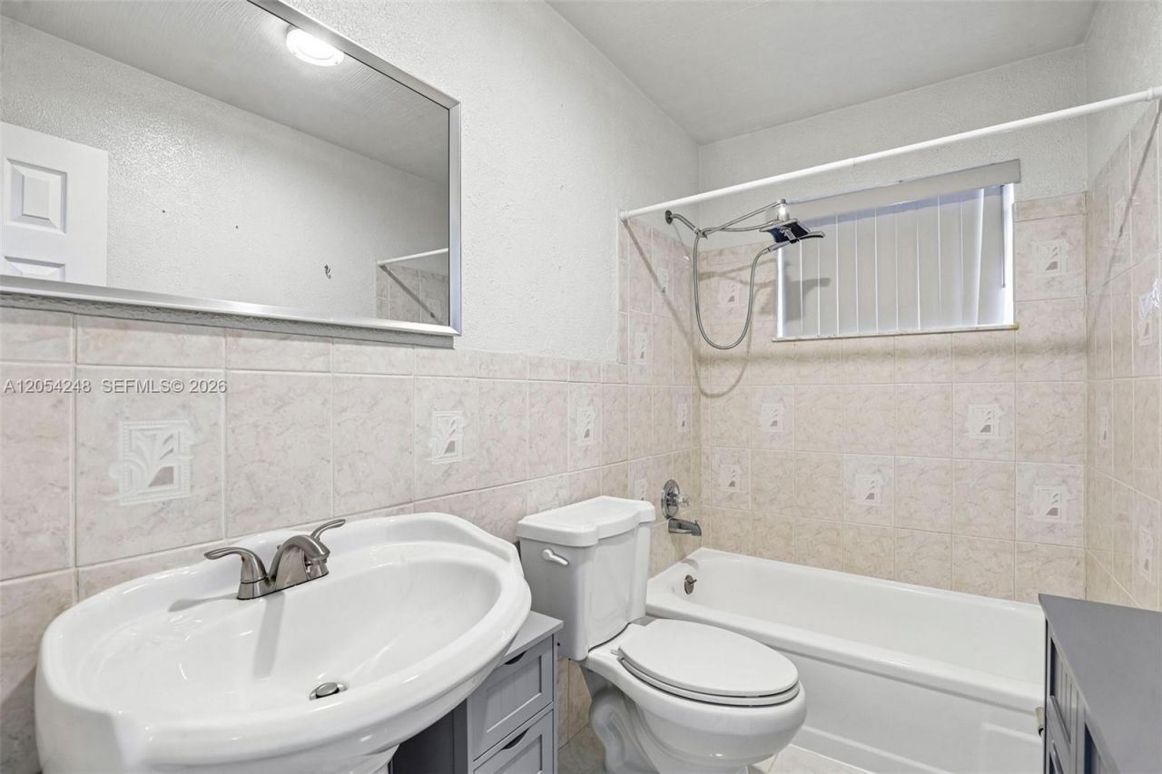 375 SW 61st Ter , Margate, FL 33068 Photo