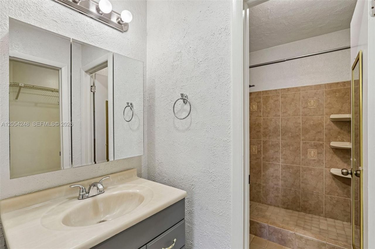 375 SW 61st Ter , Margate, FL 33068 Photo