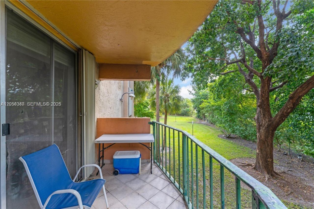 9320 Fontainebleau Blvd, Unit 215, Miami, FL 33172 Photo