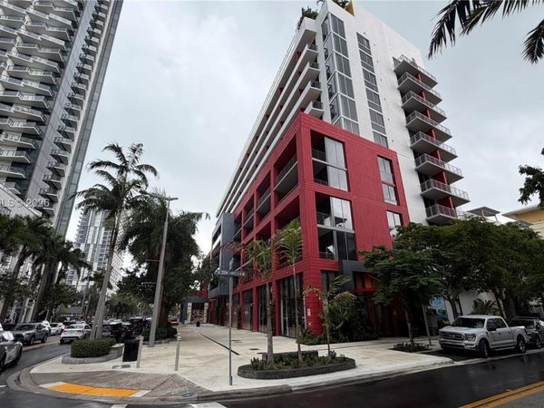 90 NE 32nd Ave. , Unit PH17, Miami, FL 33137