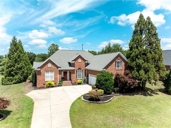 4617 Kellys Trail , Winston-Salem, NC 27101