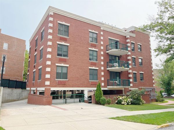 55 S Middle Neck Road , Unit 3A, Great Neck, NY 11021