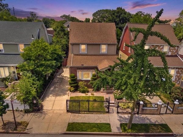 11956 Farmers Boulevard , Saint Albans, NY 11412