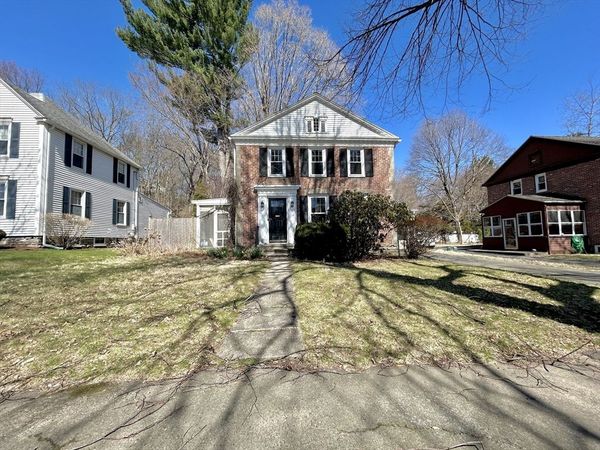 32 Wamsutta Avenue, Worcester, MA 01602