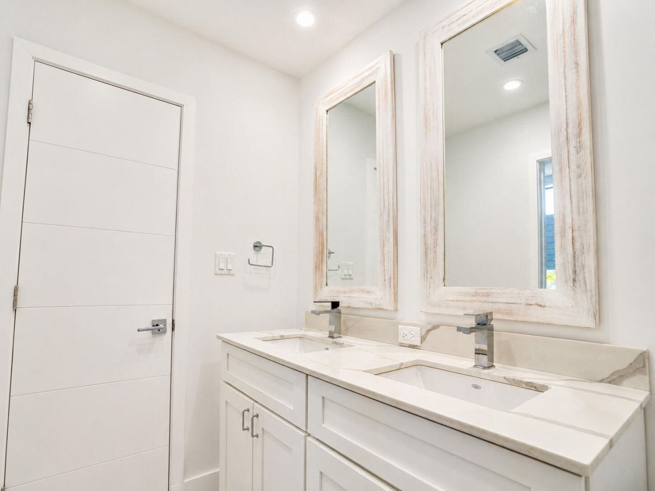 273 W Seaview Drive, Duck Key, FL 33050 Photo