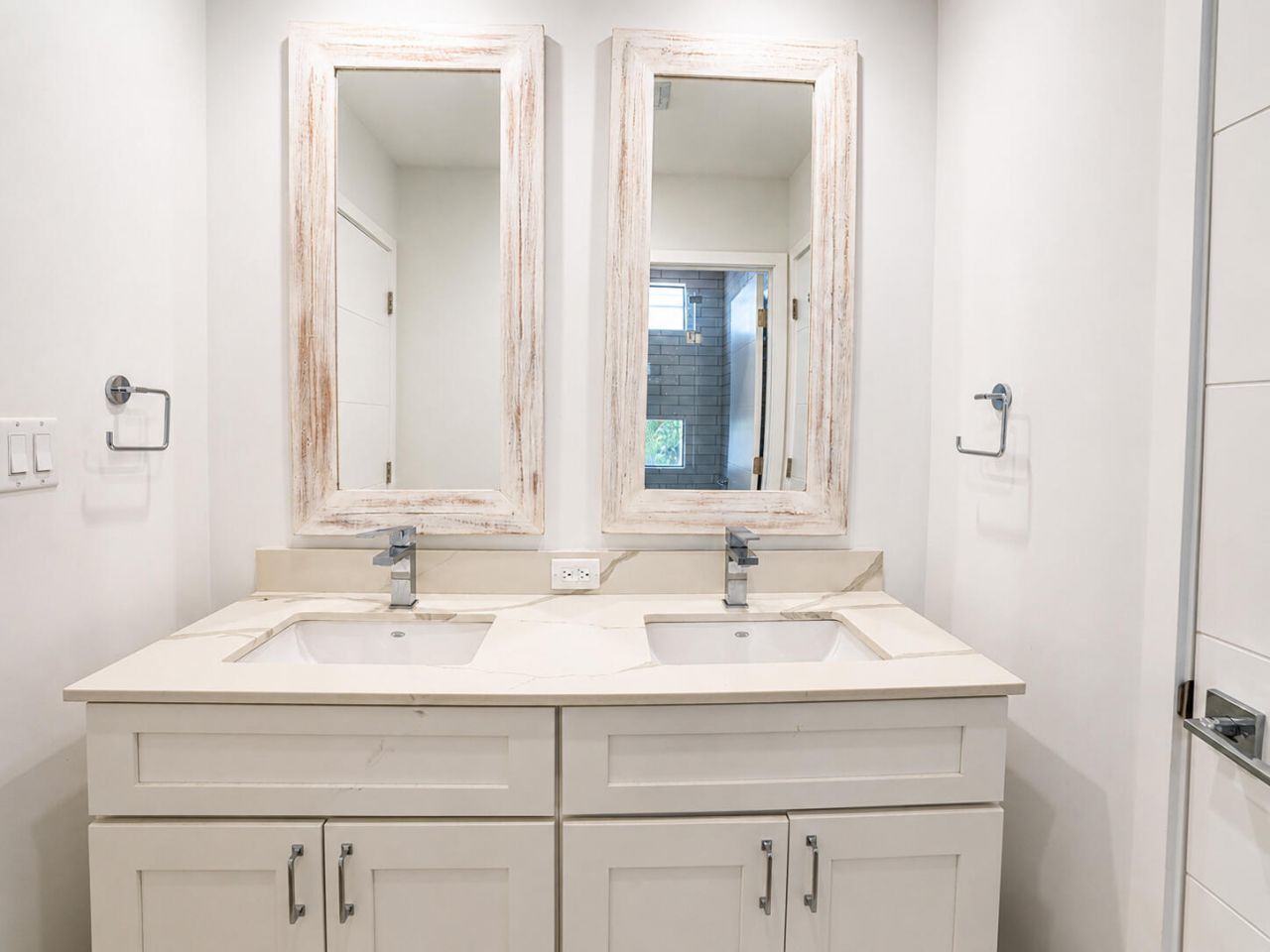 273 W Seaview Drive, Duck Key, FL 33050 Photo