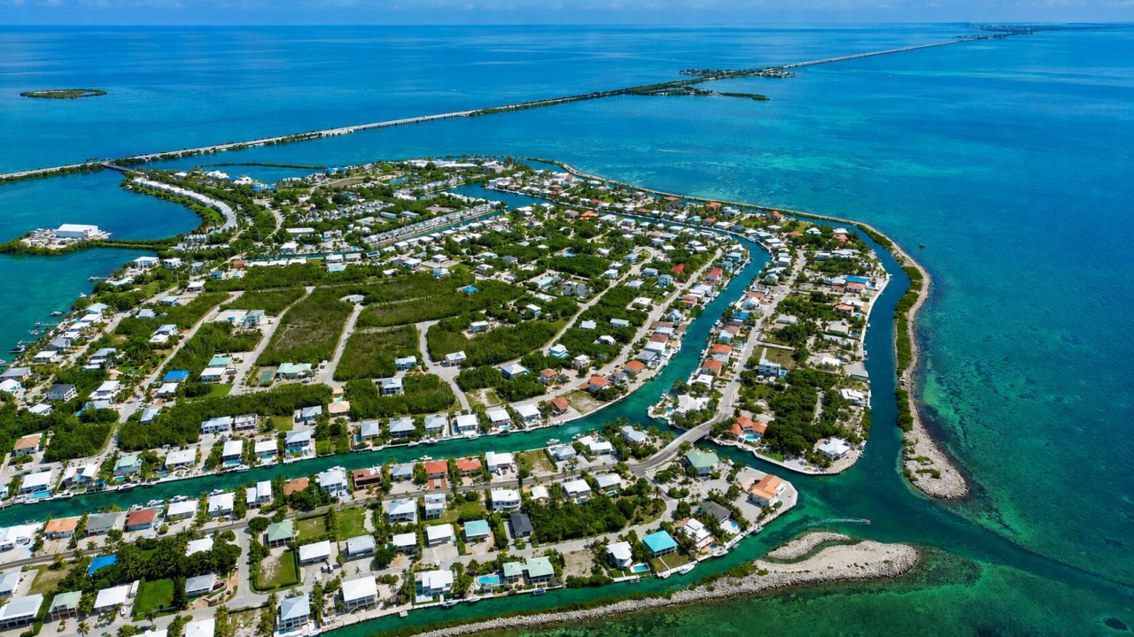 273 W Seaview Drive, Duck Key, FL 33050 Photo