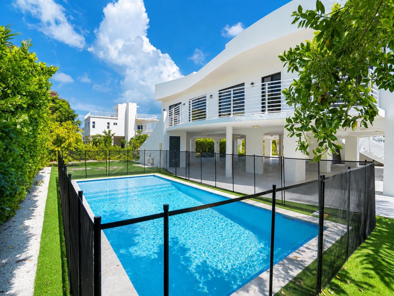 273 W Seaview Drive, Duck Key, FL 33050 Photo