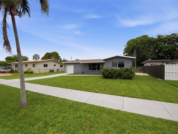 2901 Cleveland St , Hollywood, FL 33020