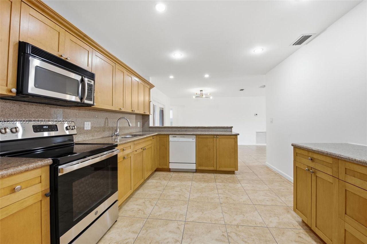 2901 Cleveland St , Hollywood, FL 33020 Photo