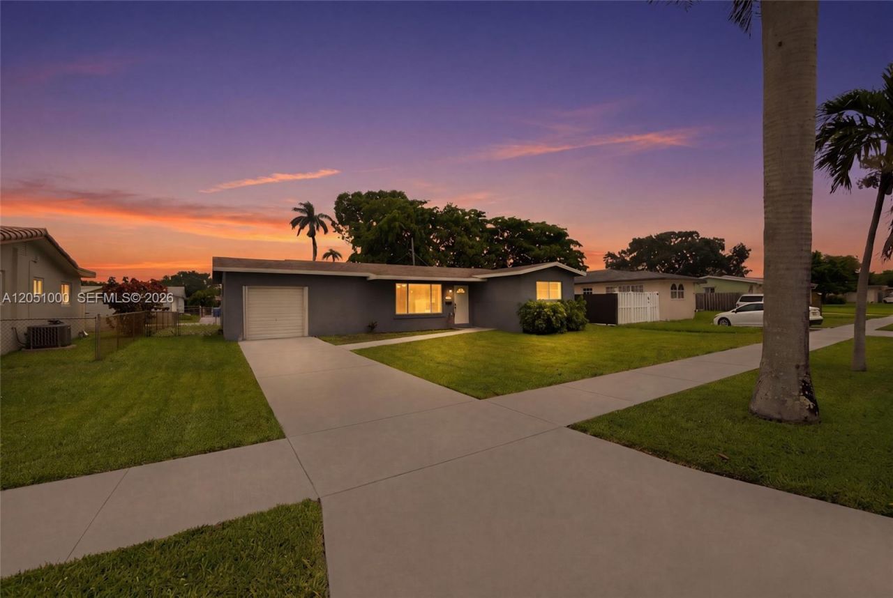 2901 Cleveland St , Hollywood, FL 33020 Photo