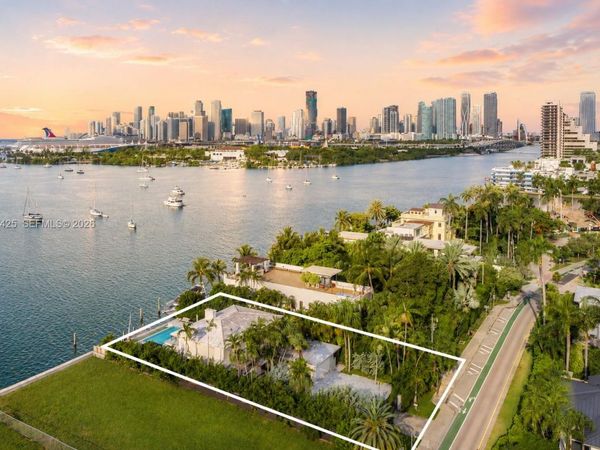 1300 S Venetian Way , Miami, FL 33139