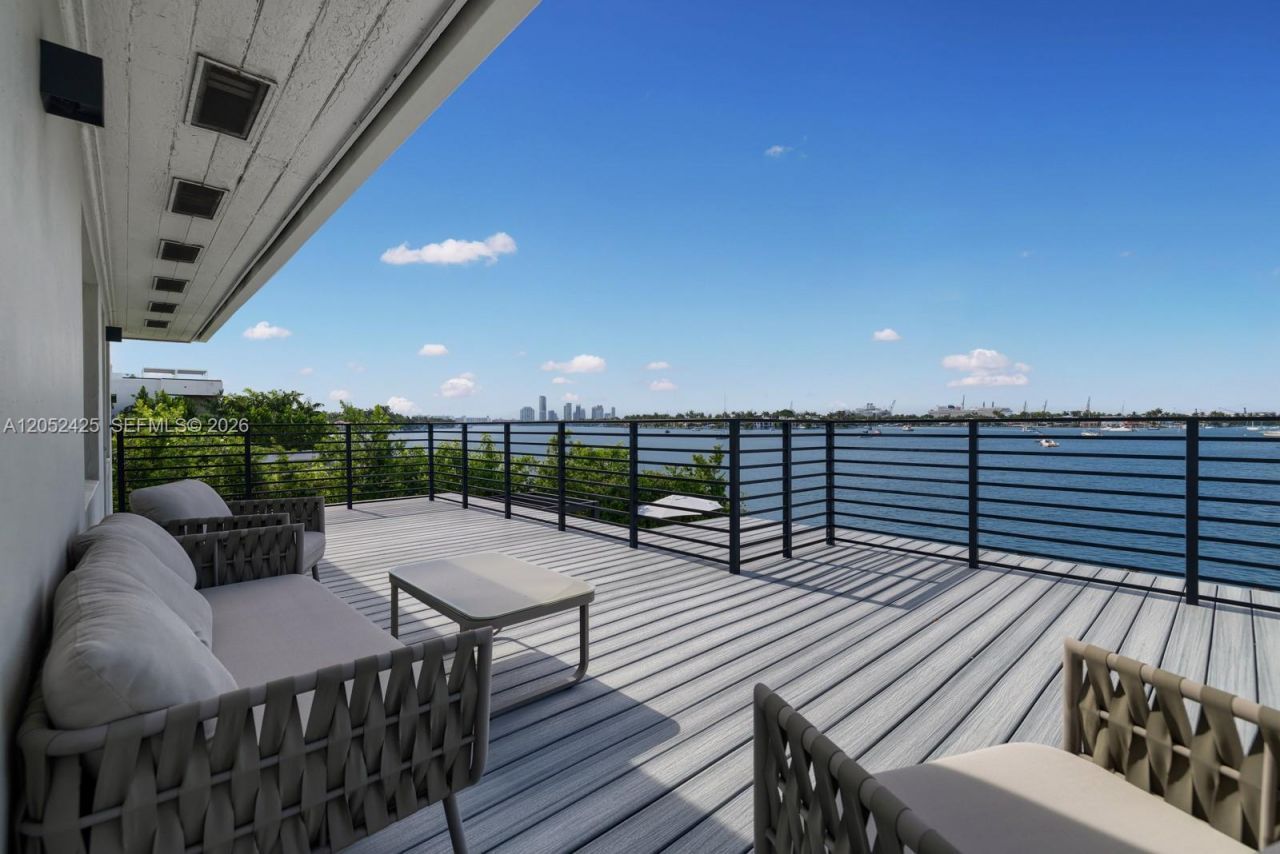 1300 S Venetian Way , Miami, FL 33139 Photo