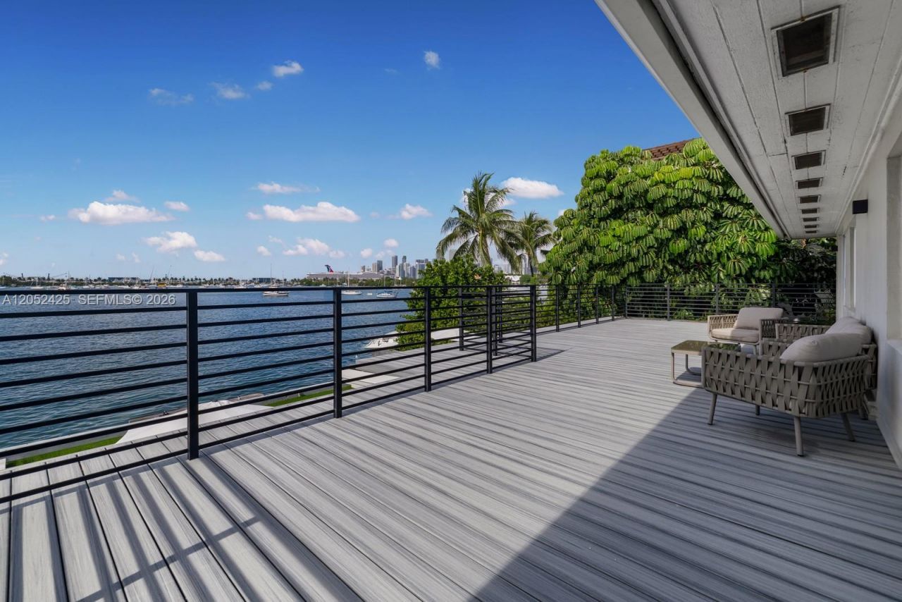 1300 S Venetian Way , Miami, FL 33139 Photo