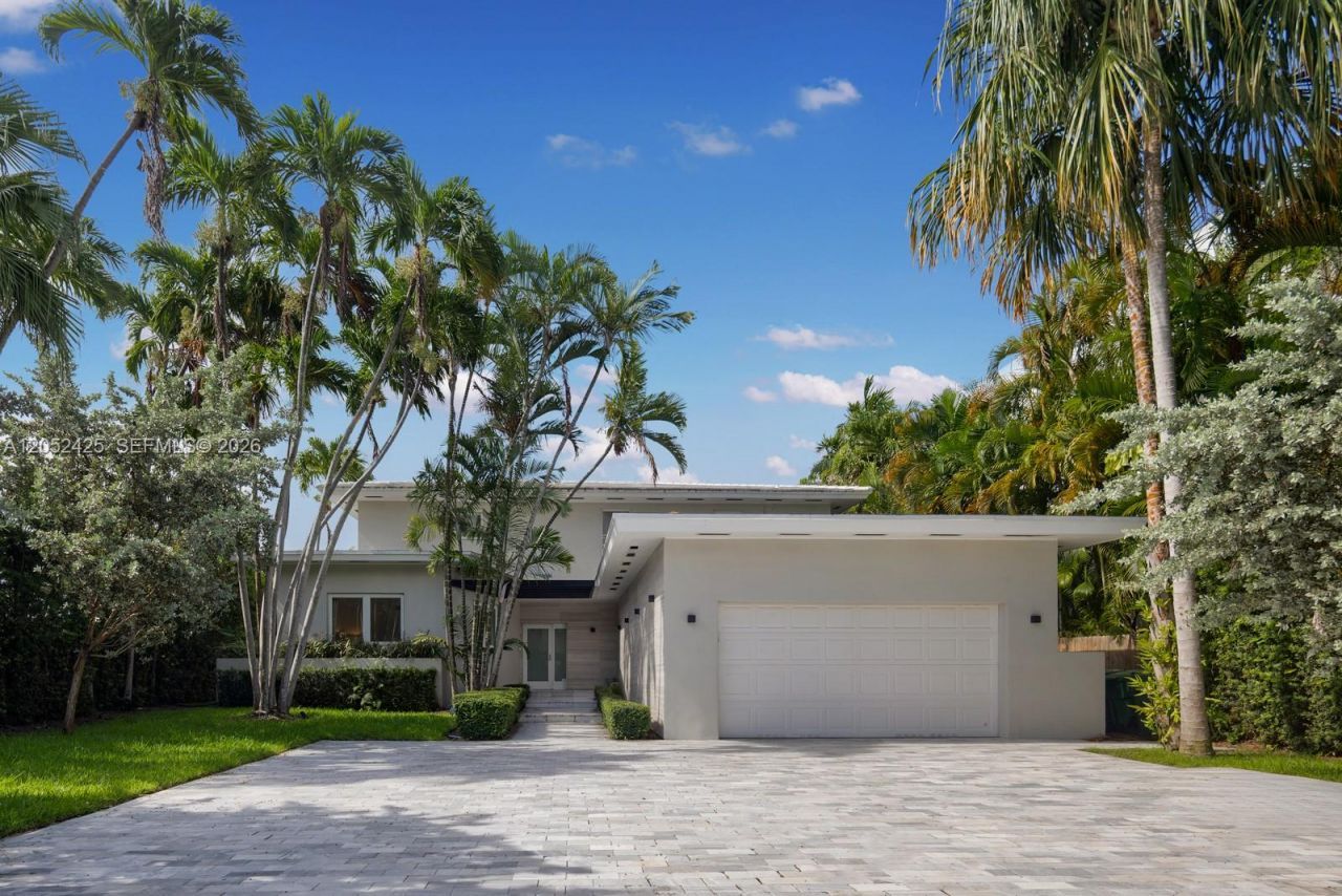 1300 S Venetian Way , Miami, FL 33139 Photo