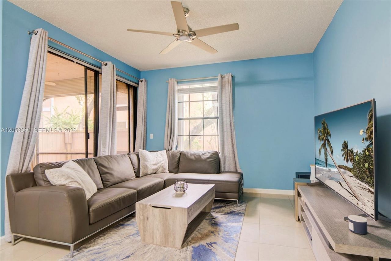 11856 NW 11th St, Unit 11856, Pembroke Pines, FL 33026 Photo