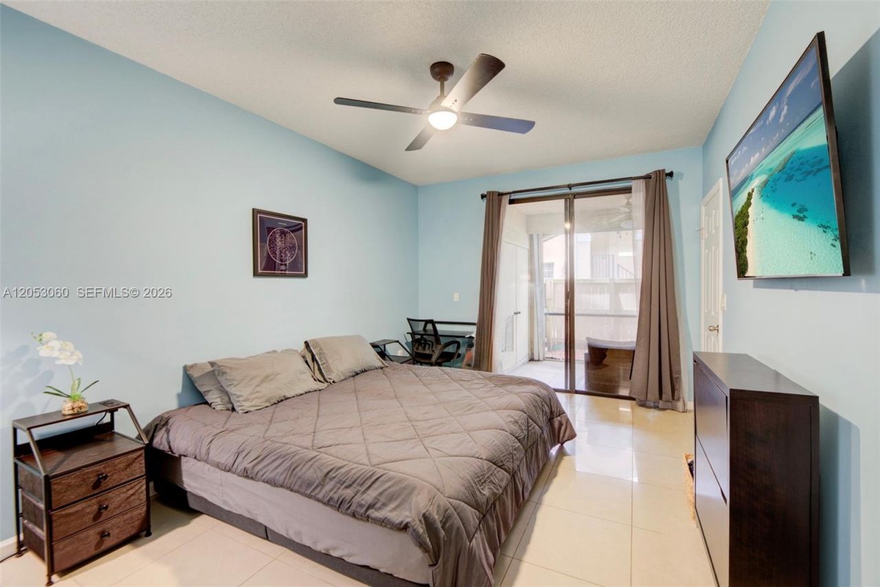 11856 NW 11th St, Unit 11856, Pembroke Pines, FL 33026 Photo