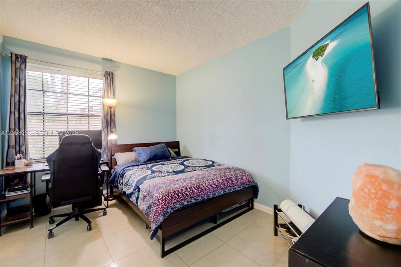 11856 NW 11th St, Unit 11856, Pembroke Pines, FL 33026 Photo
